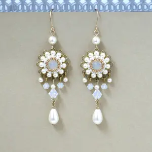 Boho bridal earrings, Statement earrings for wedding party, Wedding bridal pearl chandelier earring, White and gold beaded jewelry