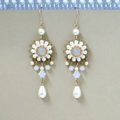 Boho bridal earrings, Statement earrings for wedding party, Wedding bridal pearl chandelier earring, White and gold beaded jewelry