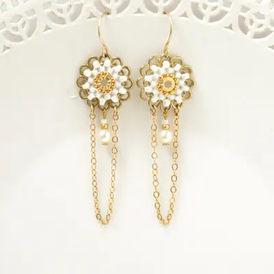 Delicate bridal earrings, Bridal chandelier earrings, Delicate pearl earrings, Dainty wedding earrings, Dainty earrings pearl