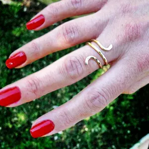 14K Gold Filled Snake ring, Hand Hammered Ring, Curvy Ring, knuckle ring, Unique Rings for Her.