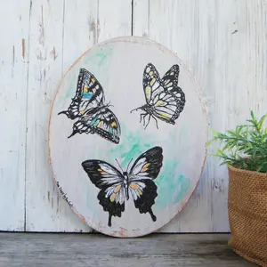 Oval Wall Art, Butterflies Wall Sign, Butterfly Print, Bedroom Decor, Rustic wood sign, Natural Wall Art, Round Wall Hanging