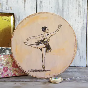 Ballerina Wall Art, Ballet Art, Round Wood Sign,Ballet Gifts, Rustic wood sign, Dance Teacher Gift, Teen Room Decor, Wall Decor
