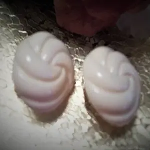 Earrings Clip On Oval Molded Plastic Ivory Swirls 1960's Collectible Vintage Costume Jewelry Fashion Accessory