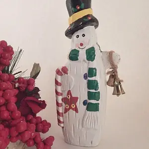 Snowman Figurine Rustic Carved Wood Style Resin Winter Christmas Holiday Home Decor