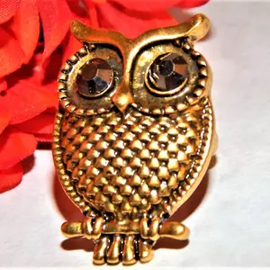 Owl Ring Vintage 1970s Jewelry Womens Size 8 Antiqued Gold Metal Bird Boho Rhinestone Animal