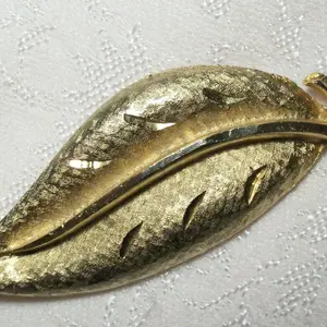 Fall Leaf Brooch Vintage 1960s Jewelry Diamond Cut Brushed Gold Metal Coat Pin
