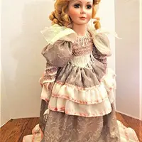 Porcelain Doll William Tung Collection 25" Catherine Blonde Renaissance Queen Limited Edition Collectible Porcelain Doll William Tung Collection 25" Catherine Blonde Renaissance Queen Limited Edition Collectible