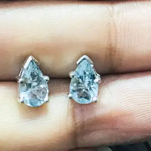 AQUAMARINE STUD EARRINGS , March birthstone ,Tops ,925 sterling silver ,seawater earring,natural aquamarine,sky blue earring